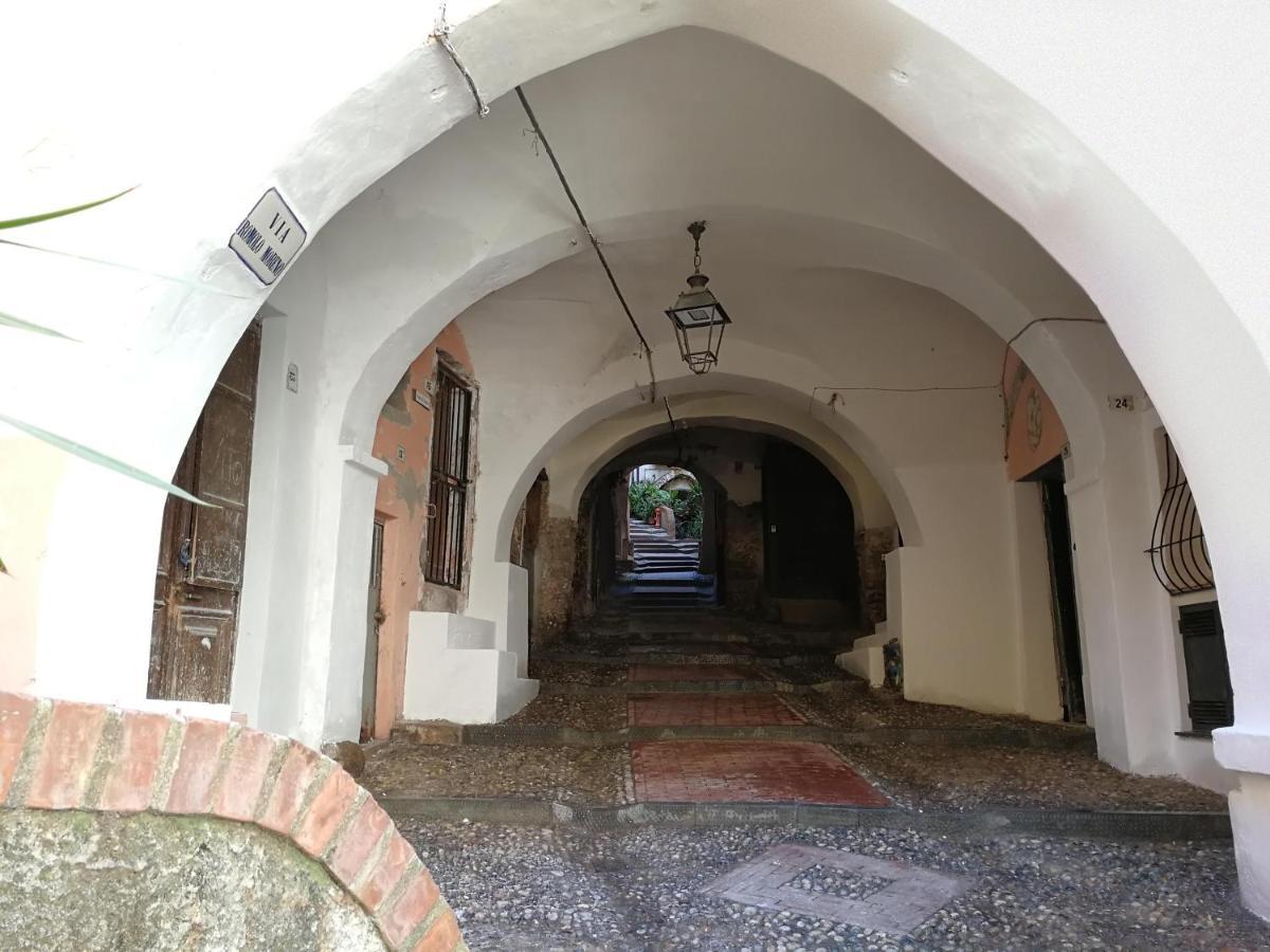 In Centro Citta, Nei Vicoli Del Borgo Apartment Сан Ремо Екстериор снимка