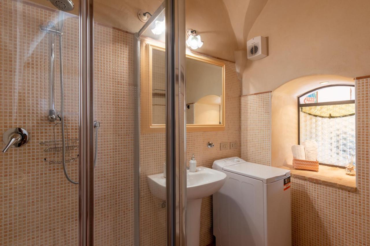 In Centro Citta, Nei Vicoli Del Borgo Apartment Сан Ремо Екстериор снимка